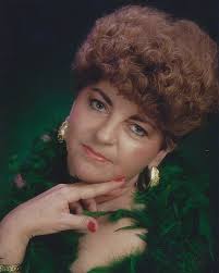 Paula Bridges's Instagram, Twitter & Facebook