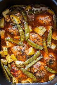 Slow Cooker Sweet And Spicy Chicken With Veggies The Magical Slow Cooker Recipe Sweet And Spicy Chicken Recipes Spicy Chicken