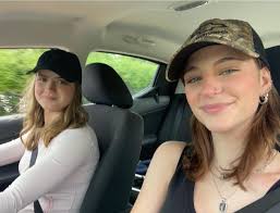 Does anyone work or know someone who works for HACLA: Emergency 🚨 Housing? 