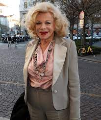 Oggi sandra milo è legata a un uomo più giovane di lei che vive in veneto, alessandro: Sandra Milo Dopo L Incontro Con Conte C E Qualcuno Che Pensa Seriamente A Noi