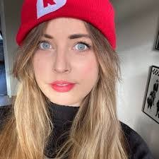 Stacey Ward's Instagram, Twitter & Facebook