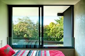 Penggunaan warna lain juga sangat memungkinkan untuk diterapkan pada rumah minimalis modern. 65 Desain Jendela Rumah Minimalis Yang Unik Dan Cantik Desainrumahnya Com