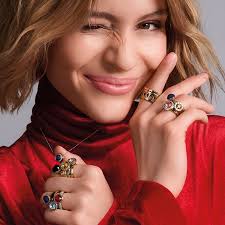 Qudo Interchangeable, a great gift that offers almost endless future gift  ideas. 💙 Enchanting shades of blue with neutrals are the best combination,  design your stack with Light Sapphire Opal, Golden Shadow