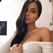 Isabella Obregon added a new photo.