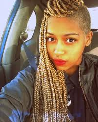 Multicolor Black And Blonde Knotless Braids Pin By Viola Buchana On Box It Braids With Shaved Sides Shaved Side Hairstyles Box Braids Shaved Sides