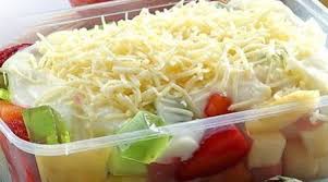 Buah naga putih dan merah, apel, alpukat, semangka, melon, stroberi, nata de coco, selada / lettuce, kubis ungu (khusus salad), wortel, keju parut, saus: Salad Sayur Dan Salad Buah Mama Baim Beji Timur Makanan Delivery Menu Grabfood Id