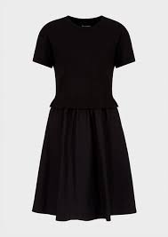 Scegli un abito essenziale e raffinato per appuntamenti di lavoro, meeting importanti e cene eleganti. Abiti E Vestiti Da Donna Lunghi E Corti Emporio Armani