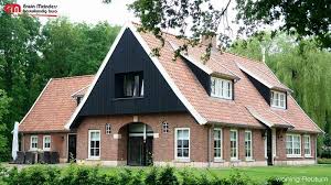 Landelijke Woning In Saksische Stijl Met Donkere Eiken Gevels En Bentheimer Zandsteen Als Trasraam Moderne Cottage Buitenkant Huis Mooie Huizen