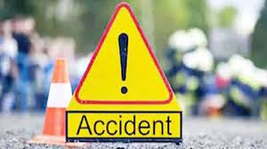 major accident on meerut expressway 5 died in car truck collision in uttar  pradesh slt | गाजियाबाद : मेरठ एक्सप्रेस वे पर बड़ा हादसा, कार-ट्रक की  टक्कर में 5 की मौत