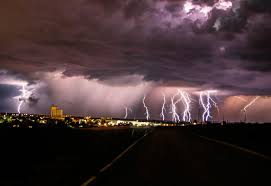 Mathemusician and virtual reality philosopher. Hatborzongato Felveteleken Orokitettek Meg A Vasarnapi Gyongyosi Vihart