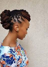 Short hairstyles for women like buzz cut are very well accepted among women worldwide even the celebrities as well! Ik Weet Niet Wat Ik Met Je Haar Moet Doen Ontdek Dit Trendy Gevlochten Kapsel Uit Ghana Locs Hairstyles Natural Hair Styles Hair Styles