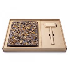 Bloc De Chocolat Noir De Noel Le Chocolat Alain Ducasse Chocolate Pack Chocolate Packaging Design Christmas Chocolate