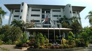 Mahkamah sesyen/majistret shah alam, bangunan mahkamah sultan salahuddin abdul aziz shah, persiaran pegawai, seksyen 5, 40000 shah alam selangor. Mahkamah Sesyen Shah Alam