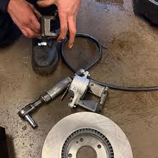 The willoughby service department maintains nearly 90 miles of storm sewer lines, 91 miles of sanitary sewer lines and a sewage treatment plant which processes an average influent flow of 7 million gallons a day. Srv9wm59pojghm