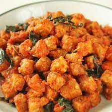 Tempeh Goreng Sambal Kemangi Fried Tempeh In Basil Chili Sauce Recept Indonesisch Eten Tempeh Recepten Lekker Eten