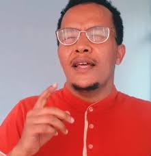 'ዝም ብዬ እቆማለሁ', Tesfaye Gabisso (Pr)