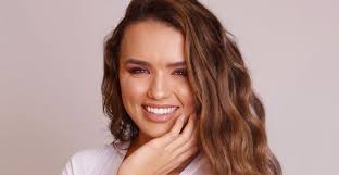 BBB20': Rafa Kalimann deixa a toalha cair e mostra parte íntima ao vivo