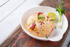 Masukkan nasi putih yang disediakan, lalu diaduk dengan menggunakan spatula. Tips Membuat Nasi Goreng Agar Lebih Sehat Dari Ahli Bisa Buat Menu Diet Halaman All Kompas Com