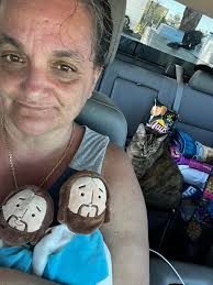 I am Fort Myers Fl. So my friends Deb and John Schaefer reached out to me  pleading to save their bird. They had 12 of them and this is the only one