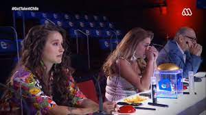 Es probable que pase algo similar gracias a «got talent chile» que está cada vez más cerca de su estreno por mega. Me Saco El Sombrero La Presentacion En Got Talent Chile Que Dejo Llorando Al Jurado Meganoticias