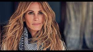 Η αποστόλη γεννήθηκε στη μόσχα. H Tzoylia Romperts Paramenei Pretty Woman Sta 51 Ths