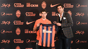 Portuguese coach paulo fonseca joined roma in the summer of 2019, looking to take the next step in a managerial career that has always shown impressive promise. Fc Shakhtar English On Twitter Manor Is A Young Player With Excellent Qualities He Will Undoubtedly Be Very Important For Shakhtar Paulo Fonseca Told About Signing Up Bondarenko And Solomon And About