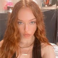 Mina Farman's Instagram, Twitter & Facebook