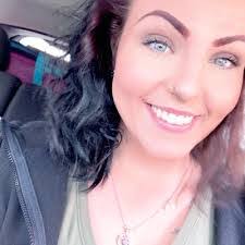 Mariah Cummings's Instagram, Twitter & Facebook