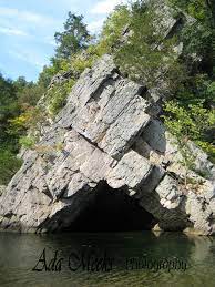 Cool Rock Formation Cave Near Seneca Rock In Beautiful West Virginia West Virginia Travel West Virginia Mountains West Virginia Photography