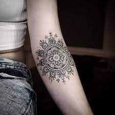 Tatuajes Mandalas Ideas De Disenos Misticos Y Significado Inner Elbow Tattoos Elbow Tattoos Cool Forearm Tattoos