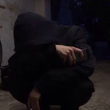 I'm 5 foot 9 about 160 pounds and very lean and i have an ecomorph body type. Aesthetic Boy With No Face Novocom Top