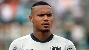 Com lesão muscular, John vai ser desfalque no Botafogo por dois meses