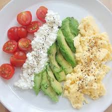 This Mornings Breakfast Before Hitting The Slopes Tomato Cottage Cheese Avocado And Scrambled Eggs Rich I Healthy Quick Healthy Breakfast Healthy Breakfast