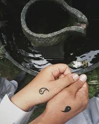 A Simple Heart To Heart Mam Aacute Slatinas Couple Tattoos Small Couple Tattoos Couple Tattoos Unique