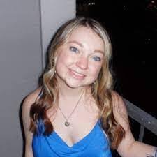 Mandi Vaughan's Instagram, Twitter & Facebook