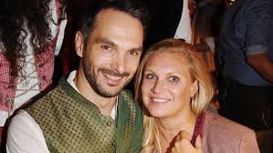 View latest posts and stories by @robertbeitsch_official robert beitsch in instagram. Magdalena Brzeska Turtelt Mit Neuem Freund Roland Auf Dem Oktoberfest