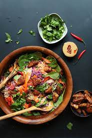 Rainbow Thai Salad With Peanut Tempeh Minimalist Baker Recipes Recipe Easy Vegetarian Dinner Vegetarian Dinners Healthy Recipes