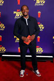 Anthony mackie opened up his heart while accepting his golden popcorn trophy at sunday's mtv movie & tv awards. Ojpaxbo Pqf9um