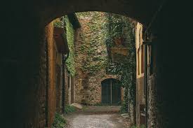 Según cuentan los abuelos,guanajuato es una ciudad encantada.y desde su fundación se han ido creando numerosas leyendas. El Callejon Del Beso Mexico