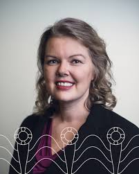 Danielle Dick: "No existe una forma 'correcta' de ser padres. La paternidad  de talla única no funciona".⁠ ⁠ Linka en bio y no te pierdas nuestra  #entrevista con esta experta, directora del