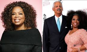 Oprah winfrey with her mother. Oprah Winfrey Bio Wiki Age Net Worth House Movies Books Show