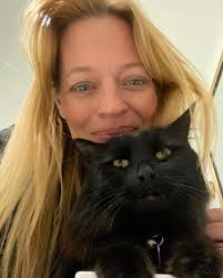 My sweetest boy. Everyone should be loved by a shoulder-cat. ❤️🐈‍⬛ #rescue  #adoptdontshop #blackcatsrock #oliver  #yesthisthethirdtimeimtryingtodothispost