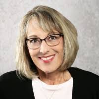 Lori Starks's Instagram, Twitter & Facebook