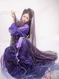 In central asian countries such as uzbekistan, turkmenistan and tajikistan, the tunic and loose trousers ensemble forms part of traditional costume. Orient Asian Clothes Traditional Chinese Clothing Outfits Women Hanfu Dresses