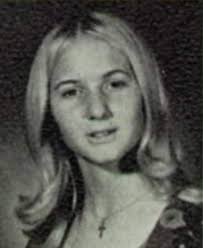 The family of Kelly Viehmeyer Spain is sad to report she passed away