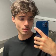 Matthew Cuevas (@mattrcuevas)