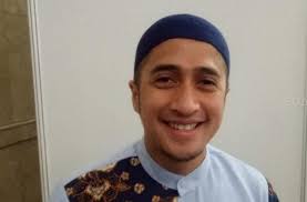 Proposal pembuatan mesin absensi berbasis web. Dikomentari Miring Karena Jadi Host Acara Dangdut Irfan Hakim Nggak Hina Matamata Com