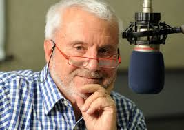 Di lorenzo comenzó a cantar a la edad de 16 años. Cronicas De Guerra Bravo Bravisimo Bravo