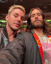 Today is my birthday I have no friends because my face is burnt please wish  me a happy birthday and please pray so that I can be happy please don't  scroll if