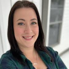 Danielle Eaton's Instagram, Twitter & Facebook